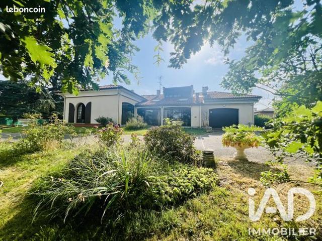 Maison familiale 9 pièces 228 m²