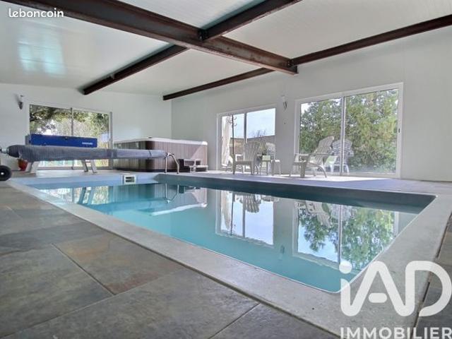 Maison familiale 9 pièces 230 m²