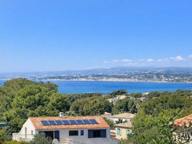 Maison famililale avec vue mer Le Brusc