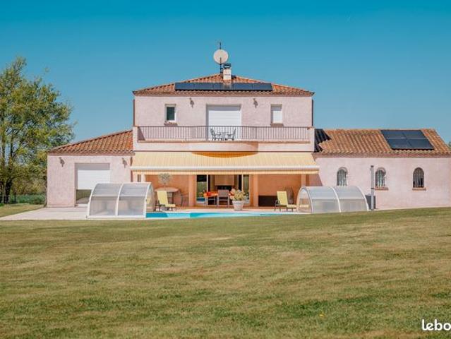 Maison famillial avec piscine