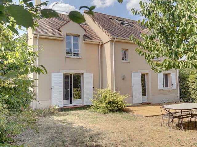 Maison Kaufman & Broad 142.64 m2, 4 chambres, combles aménagés, jardin
