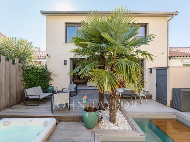 MAISON HAUT DE GAMME 4 CHAMBRES PISCINE PARKING CLIMATISATION NANSOUTY