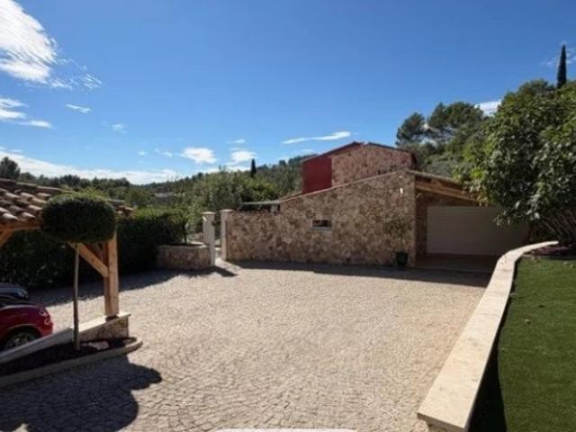 Maison haut de gamme village à pied