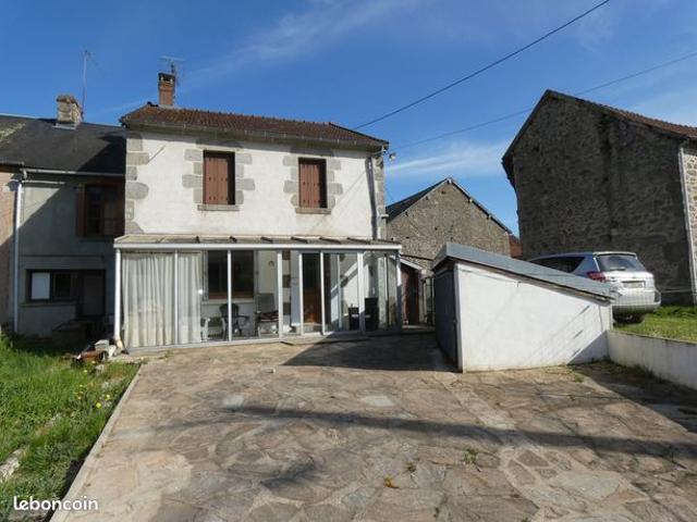 Maison habitable de suite, cottage attenant, grange, dépendances et jardin