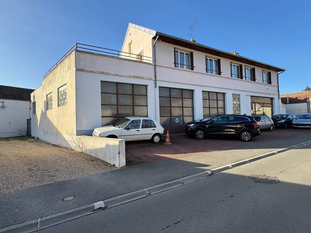 Maison + HANGAR