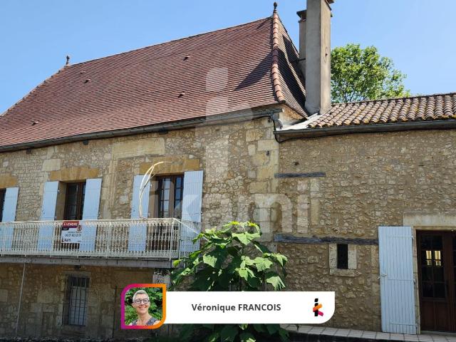 Maison historique en pierre avec dépendances et parc arboré 170m² Liorac sur Louyre