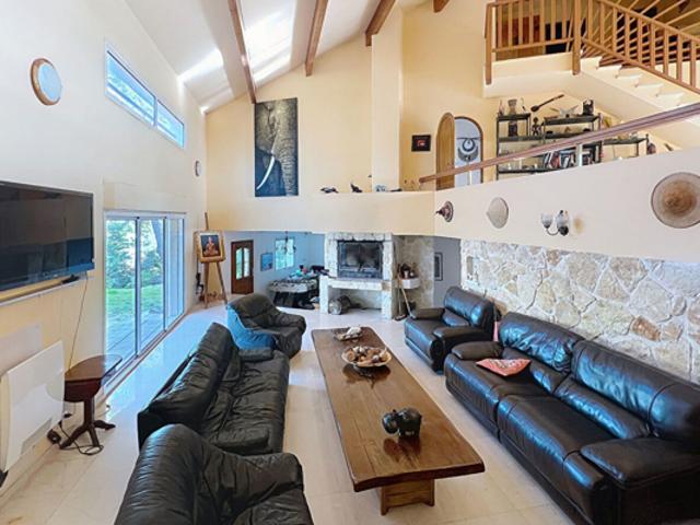 Maison Hyeres 9 pièce s 390 M2 1200M 2 terrain