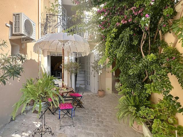 Maison Immanquable au Bord de Mer, Rénovée avec Goût 70m² Marseillan