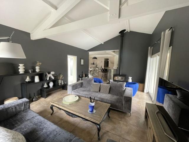 MAISON IMPECCABLE AVEC T2 NEUF INDÉPENDANT