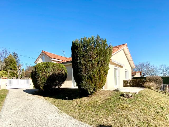 MAISON IMPECCABLE DE PLAIN PIED AU CALME AVEC SOUS SOL COMPLET ENTERRE