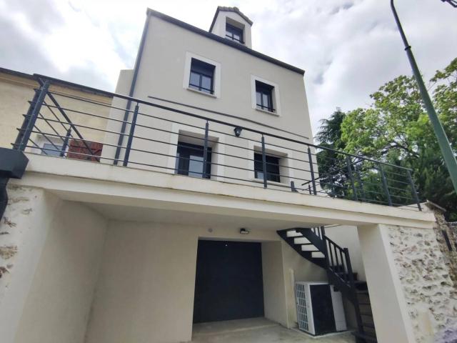 MAISON INTEGRALEMENT RENOVEE