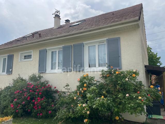 MAISON INDEPENDANDE JARDIN 800 m²