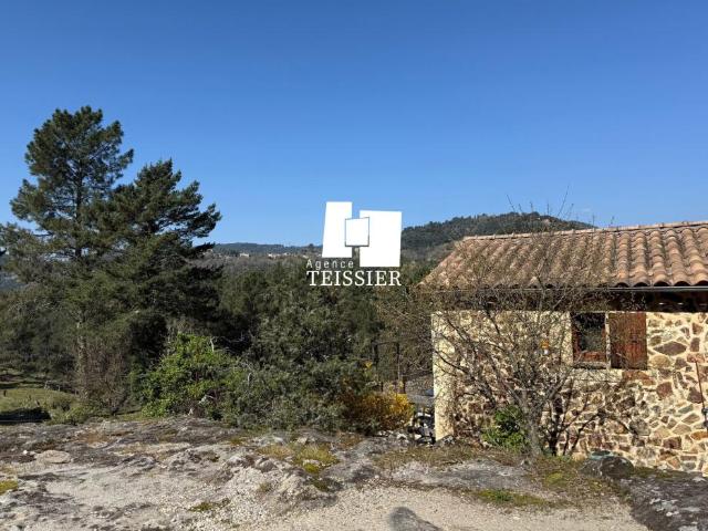 Maison indépendante avec vue exceptionnelle 6 km des Vans