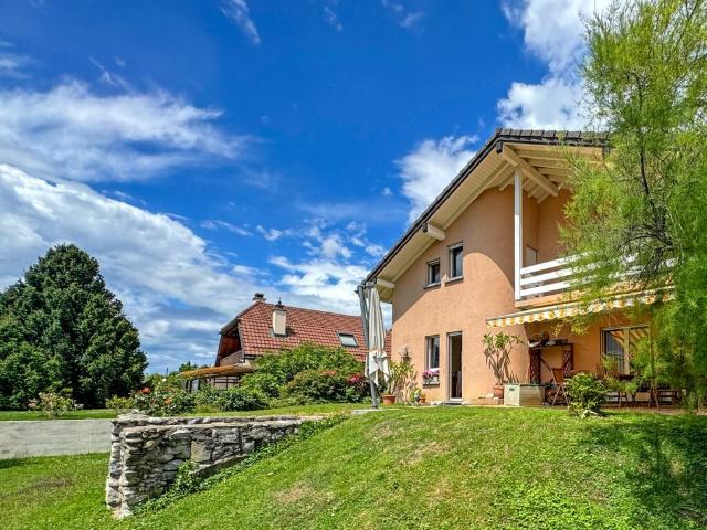 Maison indépendante à Aigle avec jardin
