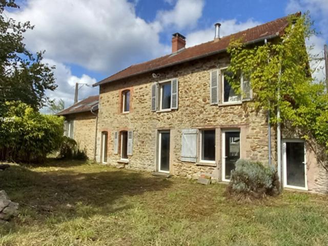 Maison indépendante en pierres,146m2 hab 2 grandes chambres