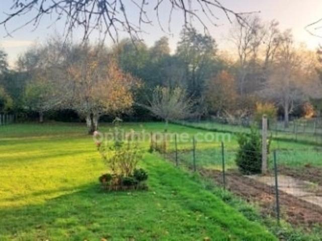 Maison indépendante habitable de suite sur un beau terrain clos !
