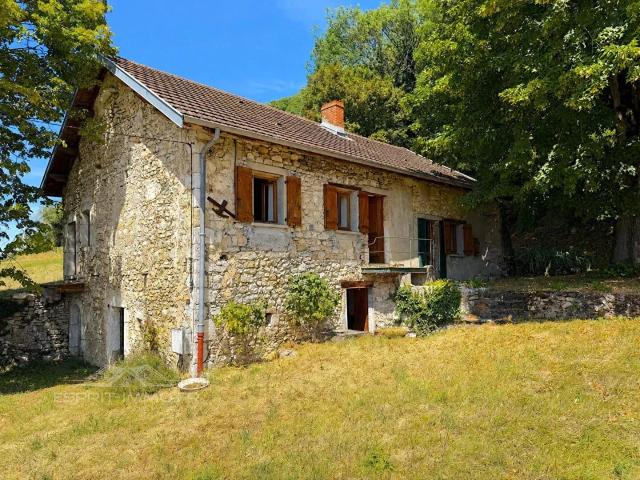 Maison indépendante sur 1838 m² de terrain
