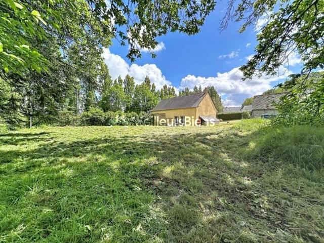 Maison indépendante 150 m² à rénover avec terrain de 1520 m² à Ménéac avec duplex habitable
