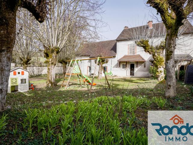 Maison Independante 132M2 Environ / 6 Pieces / 4 Chambres /. 132m² Avot