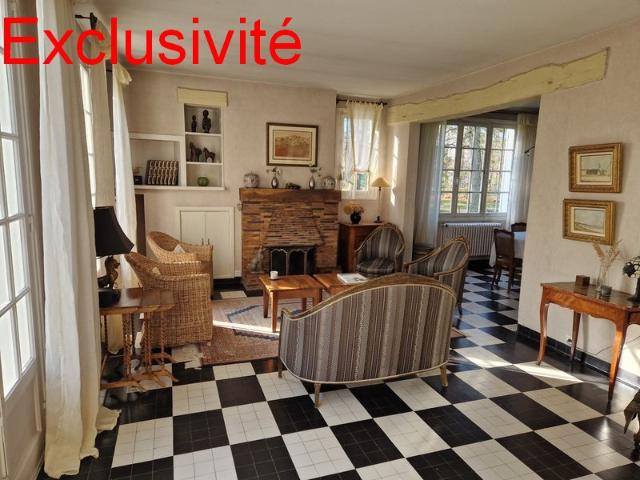 MAISON INDEPENDANTE 7 PIECES 150 m2 COMPIEGNE LES AVENUES