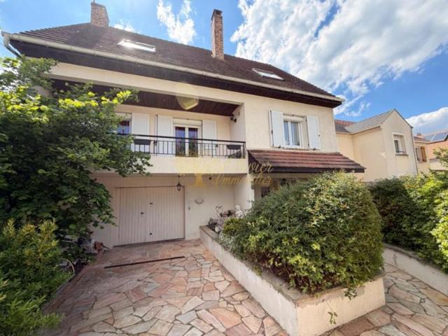 Maison indépendante 7 pièces – 6 chambres – Val du Muguet – Double vitrage pompe à chaleur