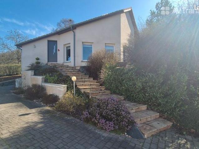 Maison individuel jardin lisiere de bois