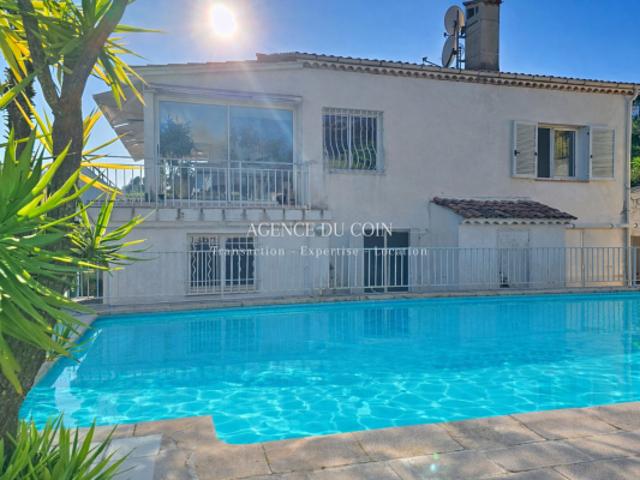 MAISON INDIVIDUELLE MINELLE PISCINE VUE ESTÉREL DOUBLE