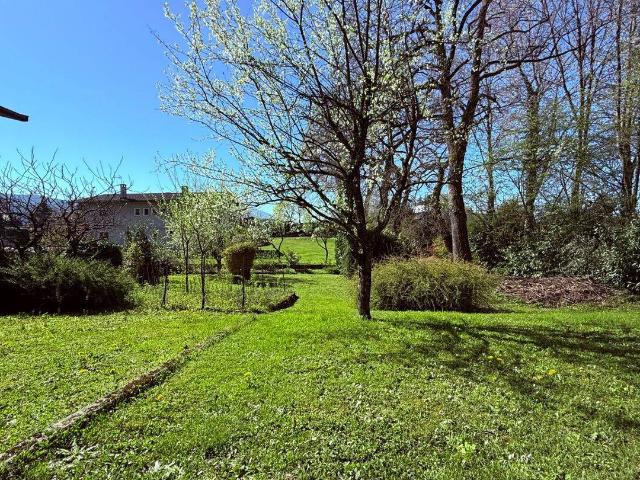 Maison individuelle neuve avec 4 chambres et jardin à Seynod