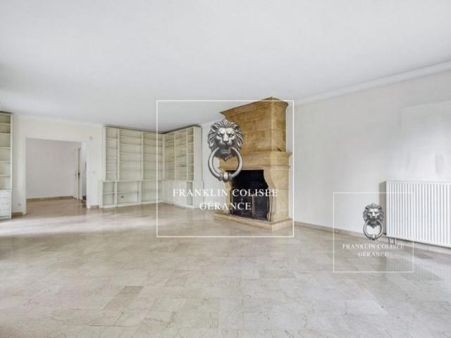 Maison Individuelle avec 4 chambres