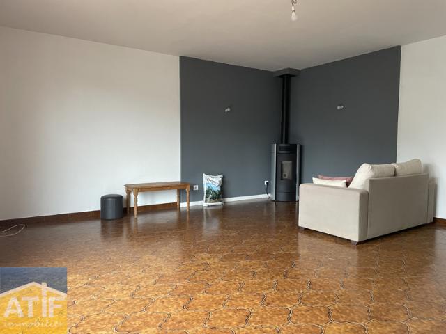 Maison individuelle avec balcon