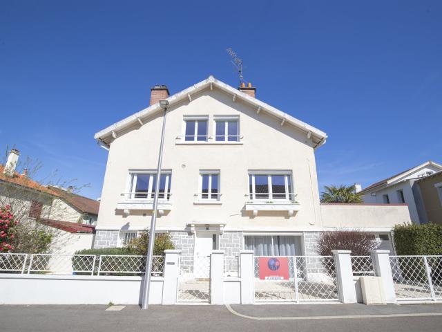 Maison individuelle avec garage Idéalement située à Limoges 156m² Limoges