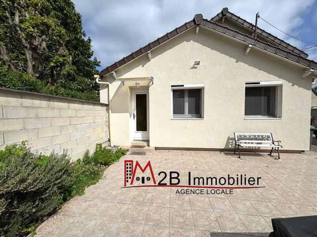 MAISON INDIVIDUELLE AVEC GRANDE DEPENDANCE
