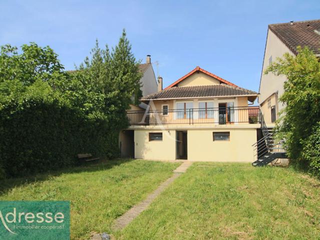 Maison individuelle avec dépendance aménagée sur un terrain de 407 m² à Morsang sur Orge