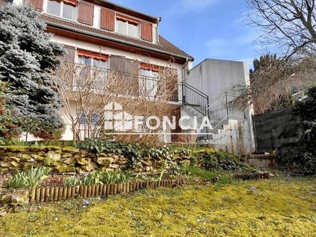Maison individuelle avec jardin arboré – Sous sol total