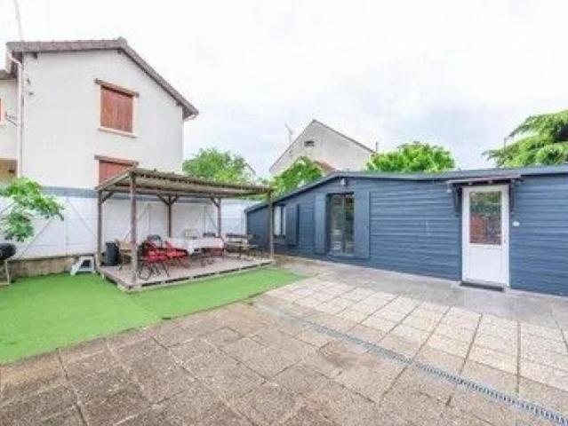 Maison individuelle avec jardin et fort potentiel à Houilles