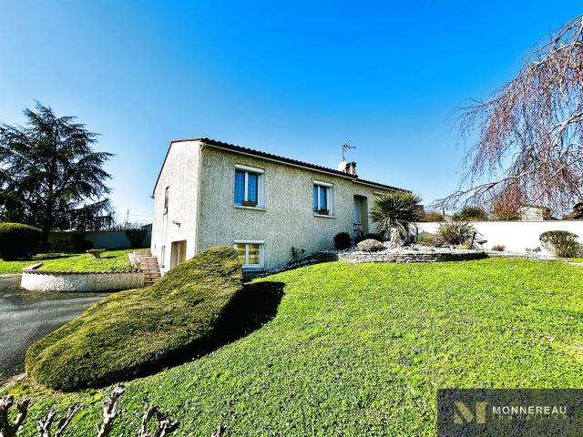 Maison Individuelle Avec Jardin Et Garage 130m² Archiac