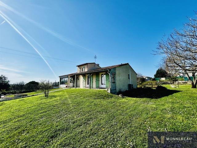 Maison Individuelle Avec Jardin Et Garage 140m² Archiac