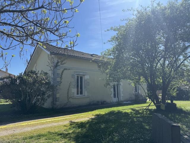 Maison individuelle avec jardin 1100m2 Dpe B 144m² Saint Aigulin