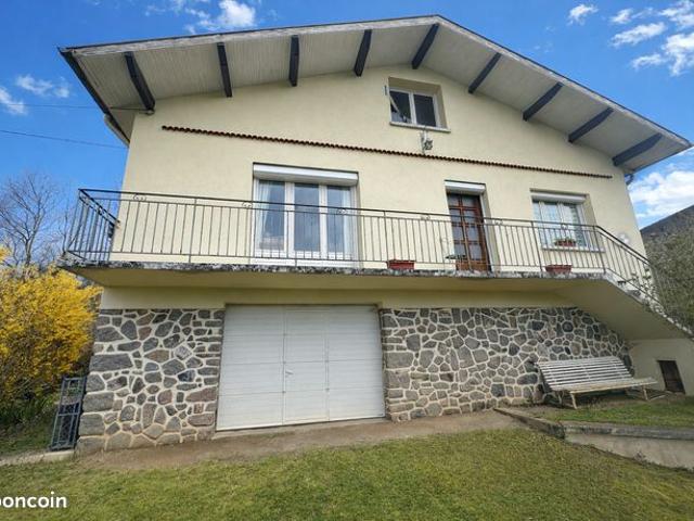 Maison individuelle avec sous sol complet et grenier aménageable