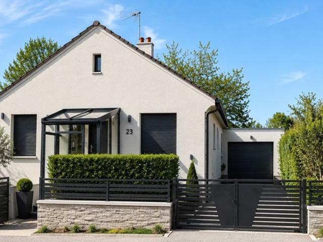 Maison individuelle avec sous sol + garage extérieur