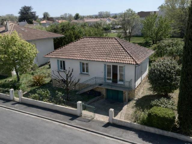 Maison individuelle avec sous sol, jardin et véranda