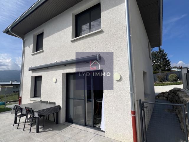 Maison individuelle avec piscine