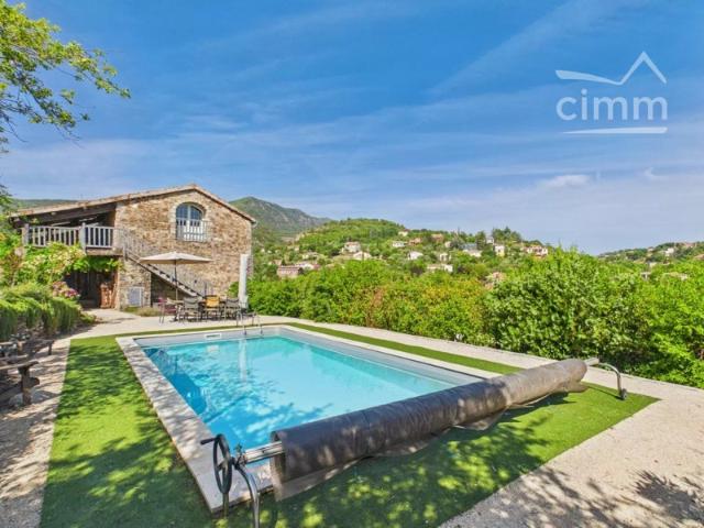 Maison individuelle avec piscine à deux pas de Les Vans