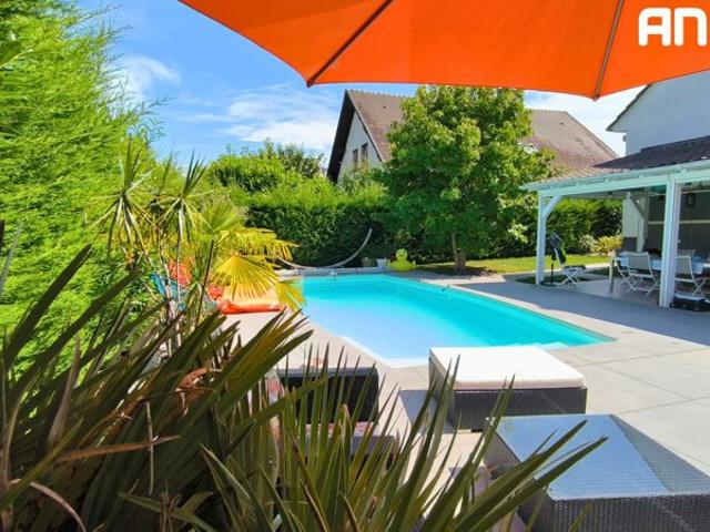 Maison individuelle avec piscine à HOENHEIM – 265 m² au sol