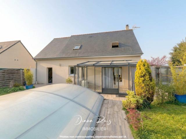 Maison individuelle avec piscine couverte Fonctionnelle et agréable à vivre