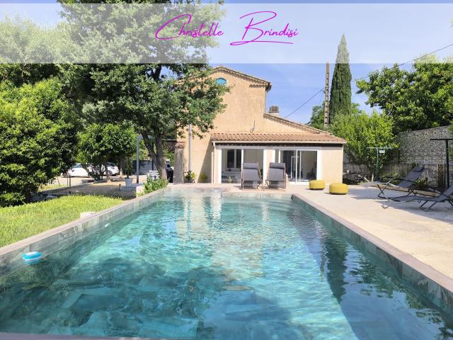 maison individuelle avec piscine et garage