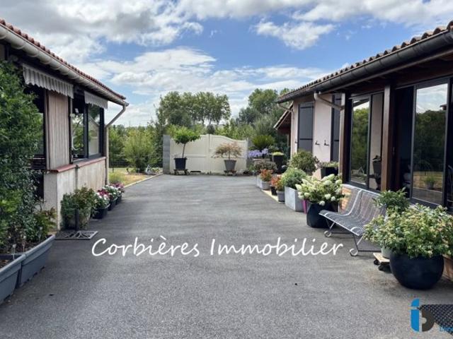 Maison individuelle avec piscine et plus de 5 000 m² de terrain