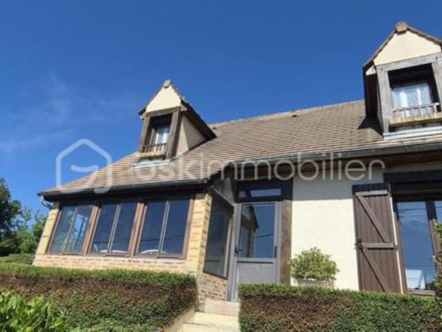 Maison individuelle avec piscine et sous sol total