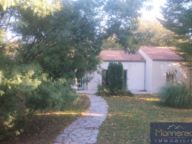 MAISON INDIVIDUELLE AVEC TERRAIN ARBORE DE 7530 M2