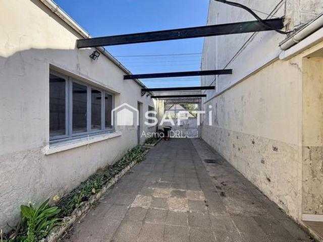 Propriété avec dépendances et terrain de 1 500 m²
